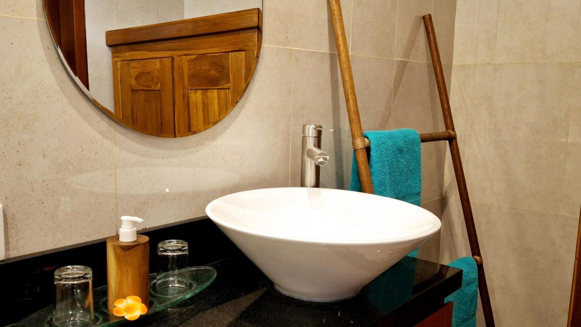 Kutus Bali Guesthouse Sanur  Ngoại thất bức ảnh